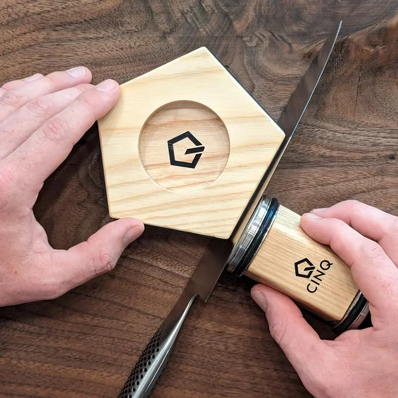 Cinq Rolling Knife Sharpener – Portable Dual-Grit Honing Tool 1