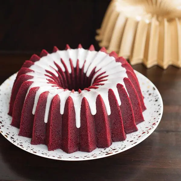 Nordic Ware Gold Brilliance Nonstick Bundt Cake Pan – 12-Cup Capacity 1